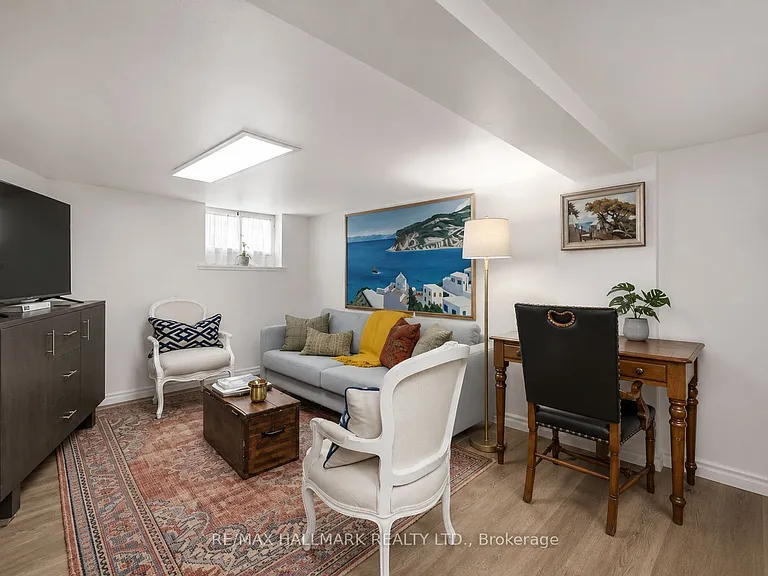 43 Stanhope Ave #LOWER — Photo 2