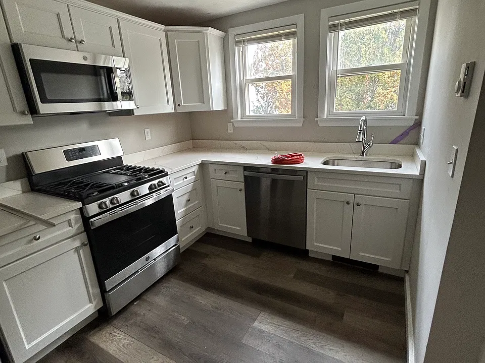 666 Metropolitan Ave #2