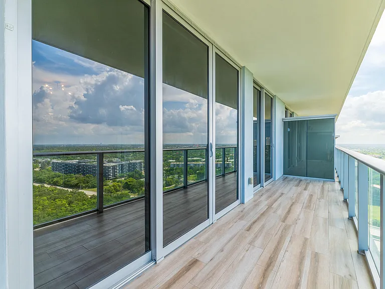 16385 Biscayne Blvd #2502 — Photo 9