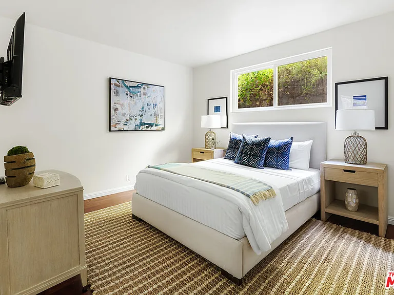 18111 Coastline Dr #1 — Photo 9