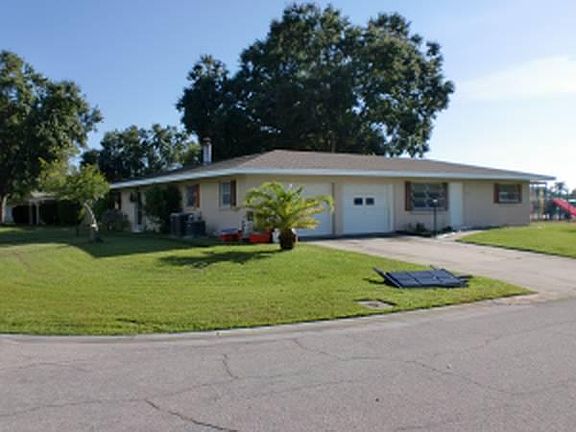 2nd image of 2930 Theresa Ln