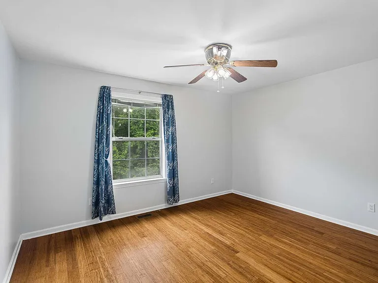 135 Pepper Ridge Cir — Photo 26
