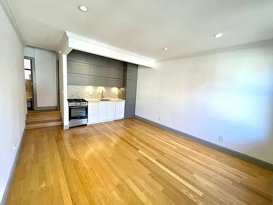 Rented by Vertical Real Estate LLC | media 13