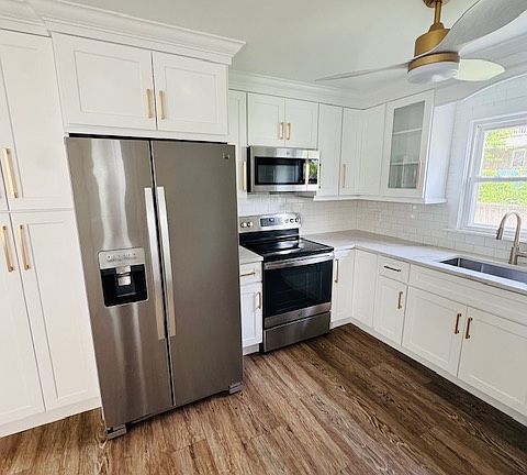 3rd image of 184 Gainsborg Ave #1
