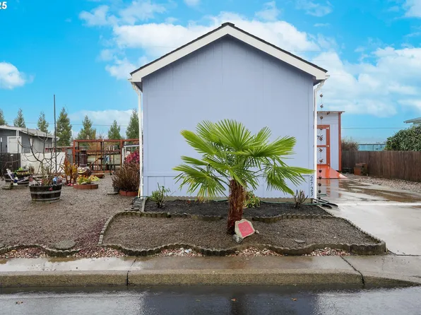 2723 Oakland Loop SE, Salem, OR 97317