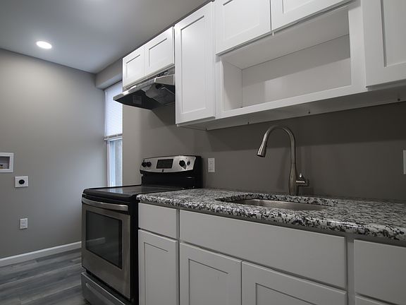 3rd image of 4056 W Girard Ave #3