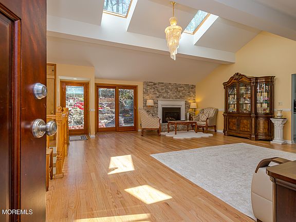 5th image of 111 Valley Avenue