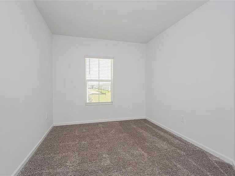 3227 Laurent Loop — Photo 16