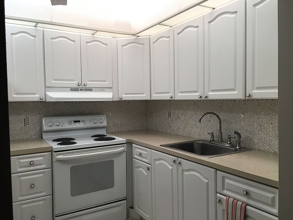 2nd image of 54 Monaco Ct #B