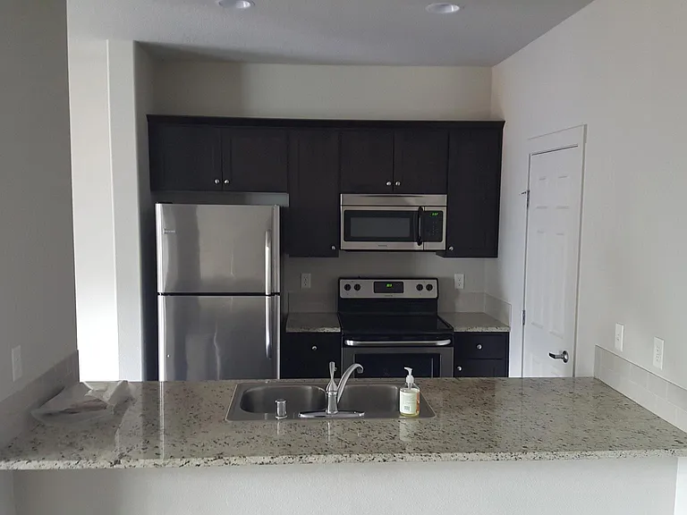 8203 NE 15th Ave — Photo 5