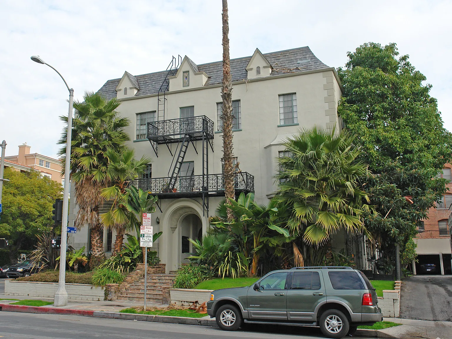 1 bed, 800 sqft, $2,695 — Photo 4