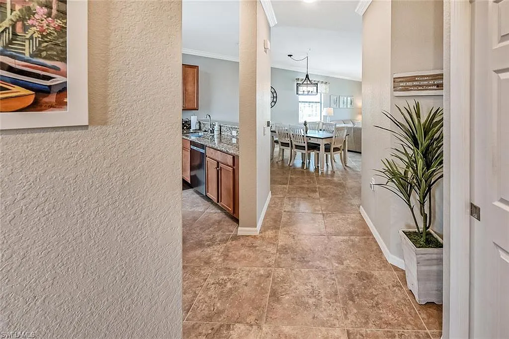 2 bed, 2.0 bath, 1299 sqft, $6,000 — Photo 2