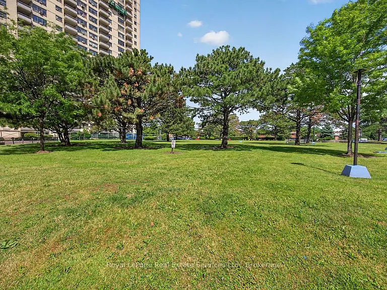 390 Dixon Rd #1406 — Photo 32