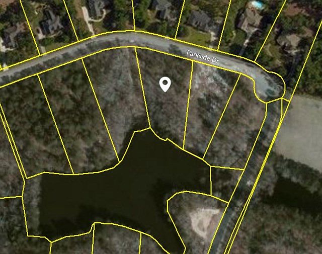 2nd image of 572 Parkside Dr