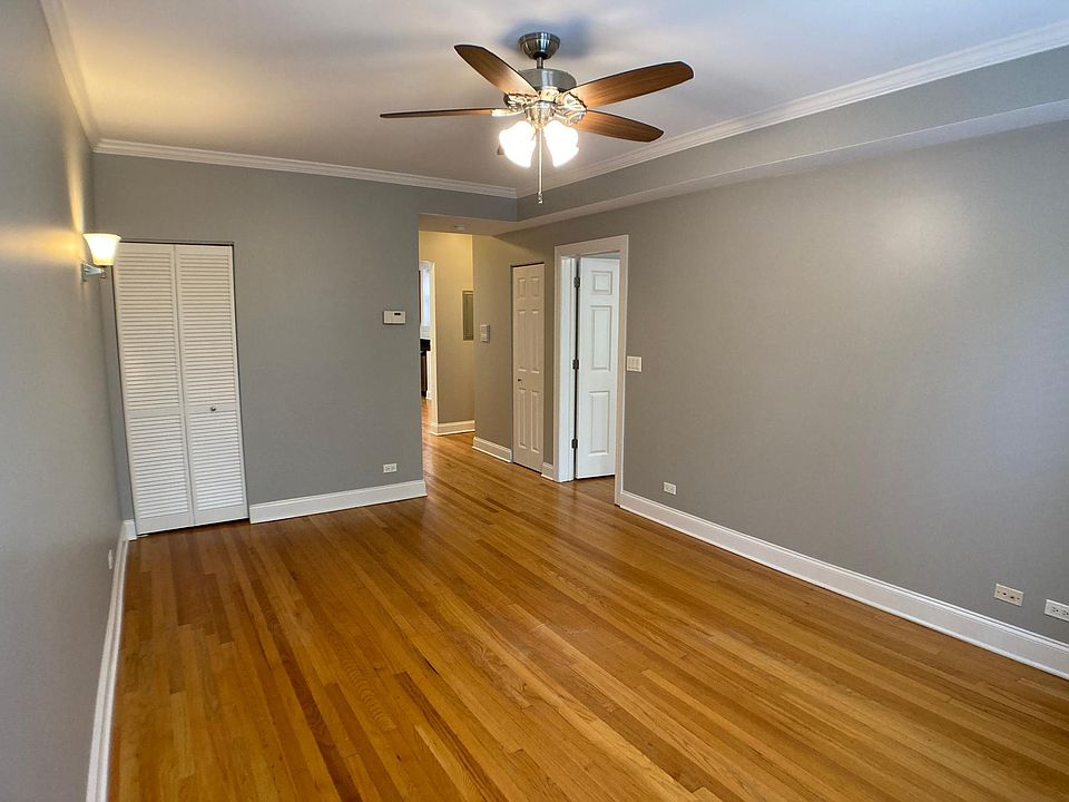 1st image of 918 W Ainslie St APT 3E