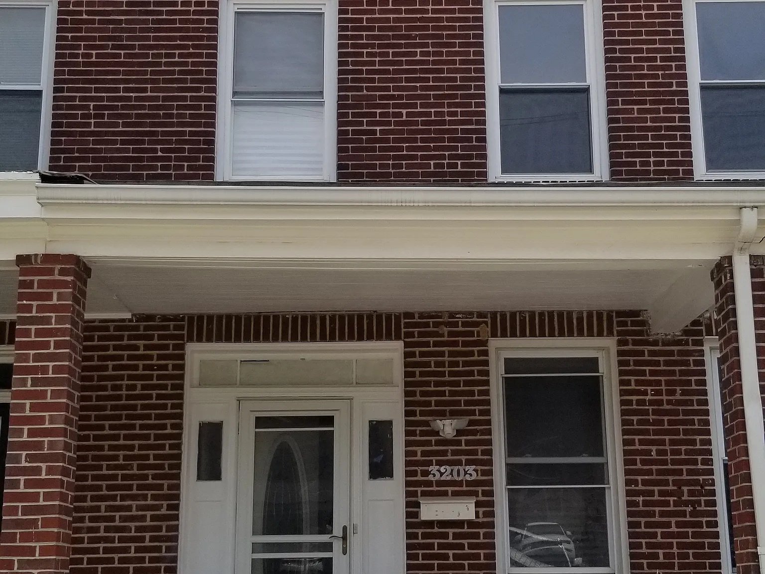 5 bed, 1260 sqft, $1,999 — Photo 1