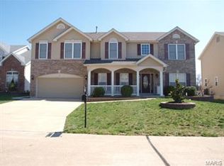 14 S Romaine Spring Bnd, Fenton, MO 63026