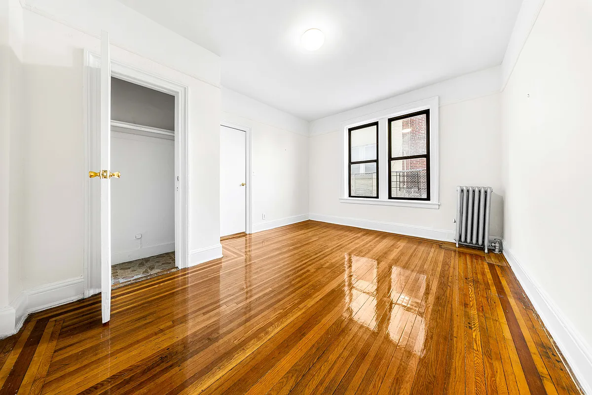 Building Photo - 22-5 37th St #1B