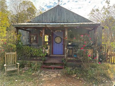 250 High Meadow Trl, Ararat, NC, 27007