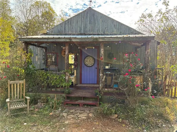 250 High Meadow Trl, Ararat, NC 27007