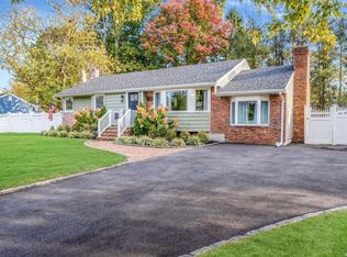 32 Clay Pitts Rd, Greenlawn, NY 11740