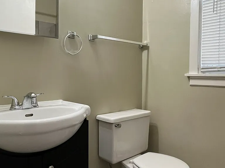 352 E Rosedale Ave #1 — Photo 11
