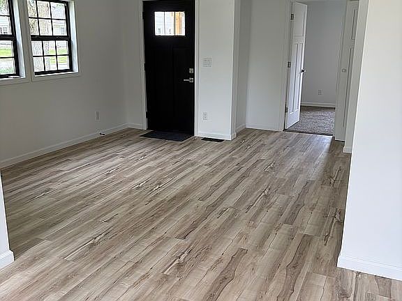 2nd image of 1219 W Madison St