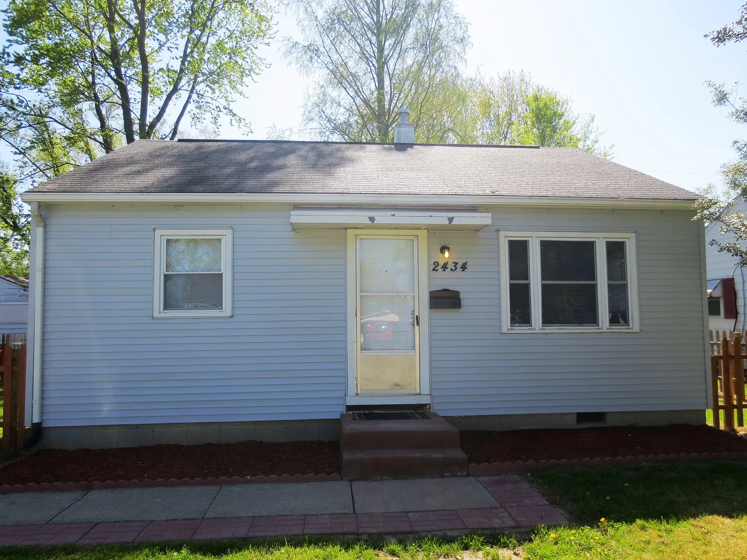 2434 N Centennial St photo 1