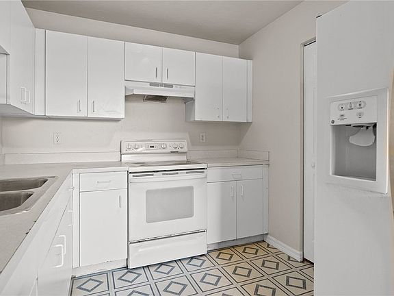 4th image of 3656 Suntrust Dr