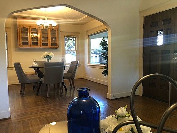 4th image of 593 Chapman Ct