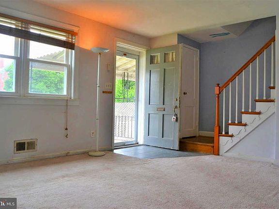 5th image of 710 Eastshire Dr