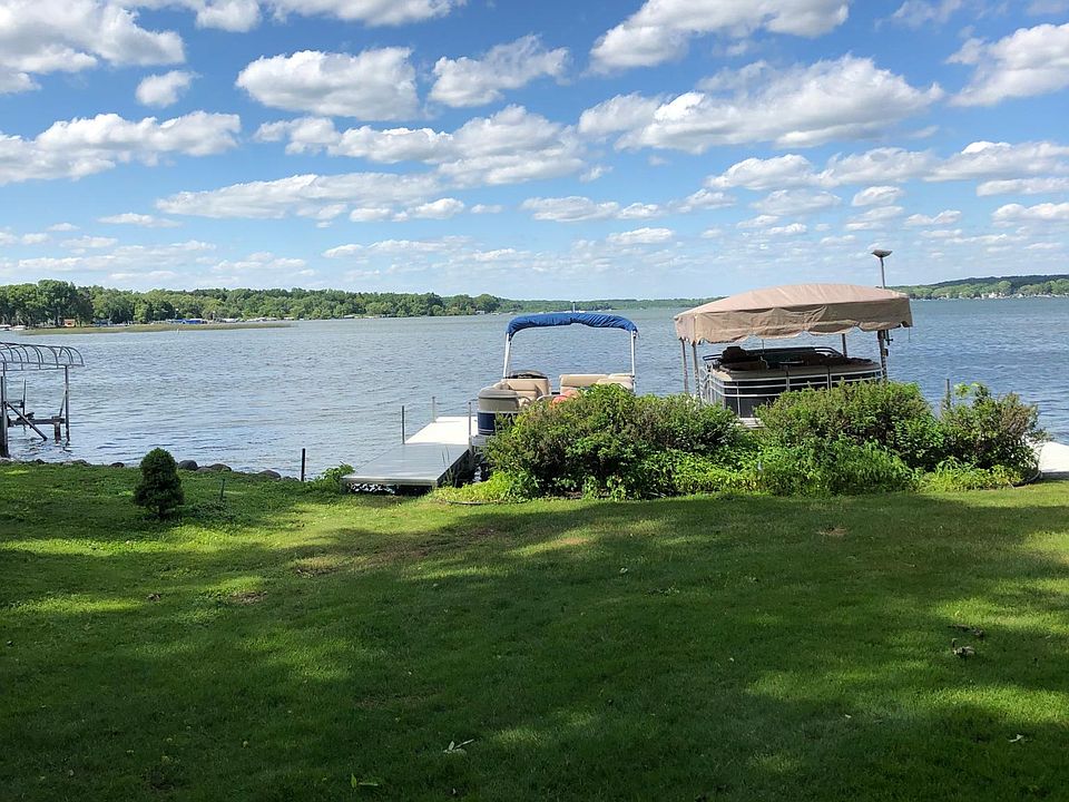 Private pier lake access