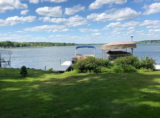 1115 Milwaukee St, Delafield, WI 53018