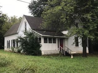 711 N Spruce St, Paris, AR 72855