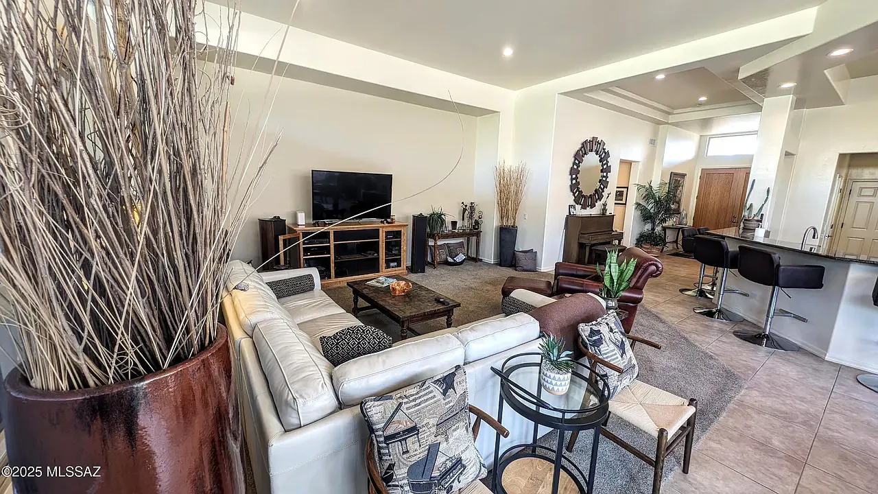 3 bed, 2549 sqft, $4,500 — Photo 3