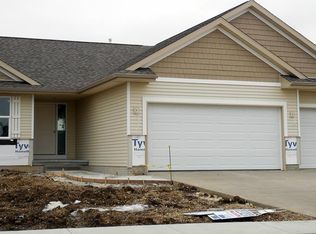 6415 Prairie Sage Dr SW, Cedar Rapids, IA 52404