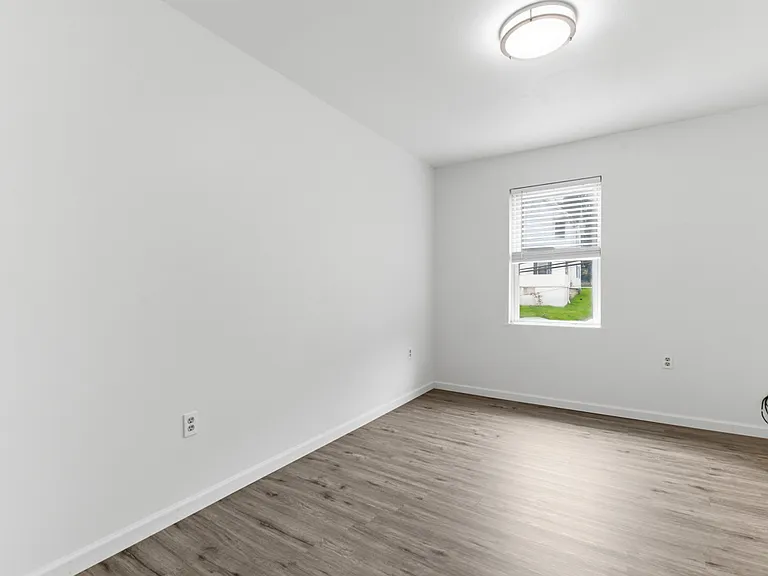 790 Highland Ave — Photo 16