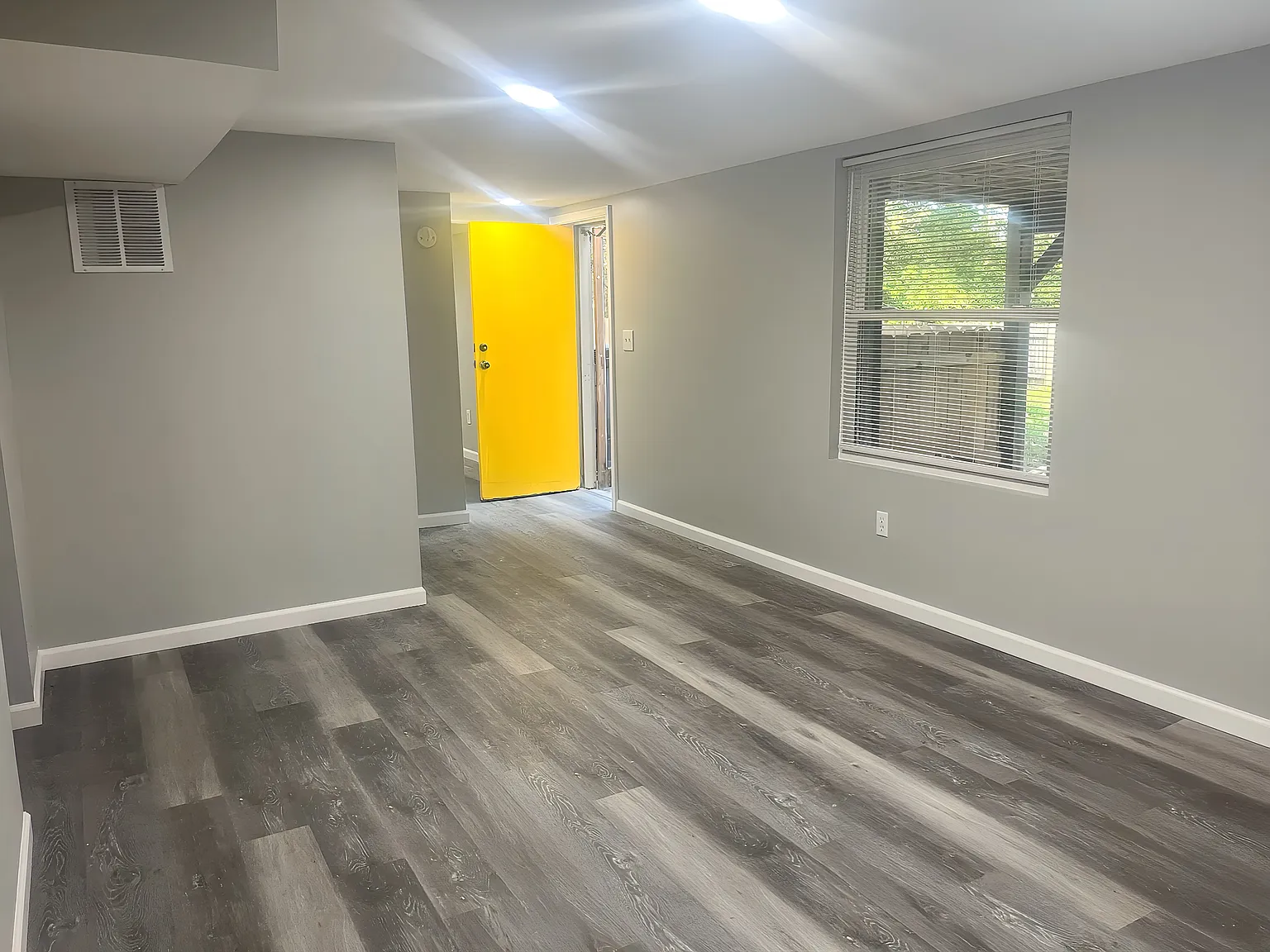 2 bed, 1000 sqft, $1,200 — Photo 1