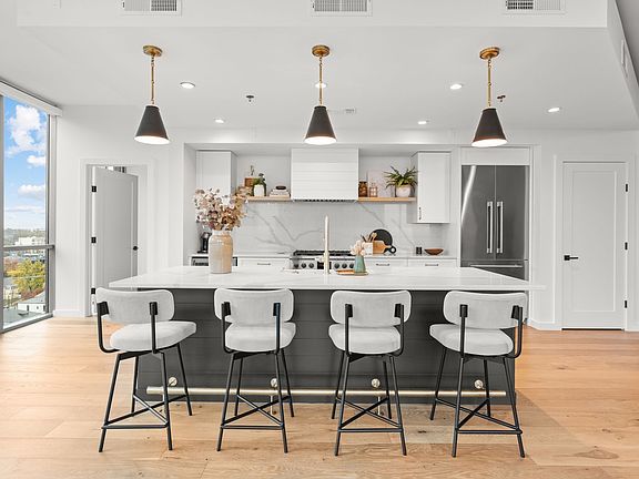 5th image of 900 20th Ave S APT 1101