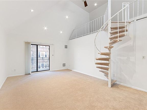 2nd image of 26 Oliver St APT 5D