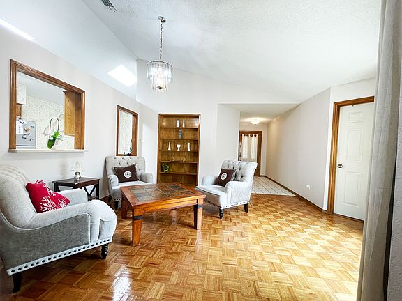 4th image of 2834 Big Oaks Dr