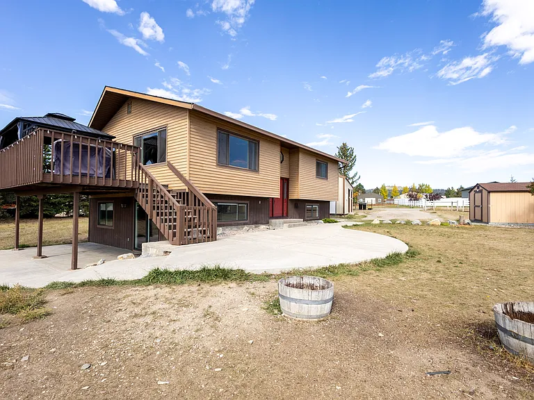 845 Terrence Rd — Photo 2
