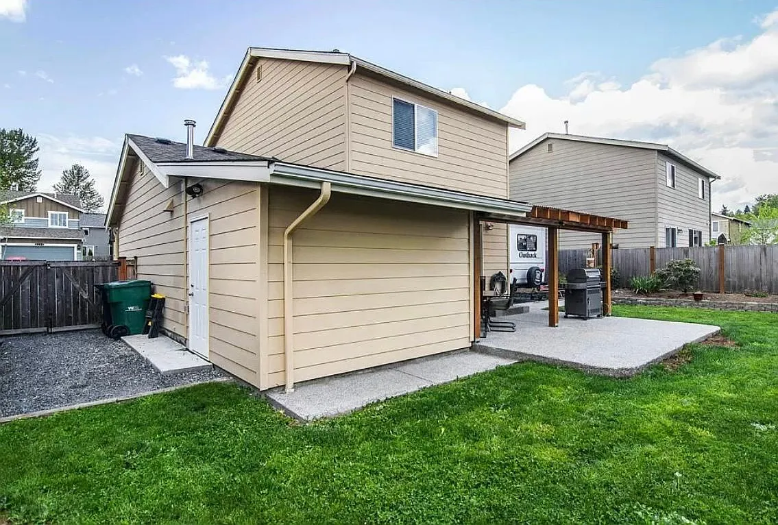 3 bed, 1.5 bath, 1151 sqft, $2,800 — Photo 4
