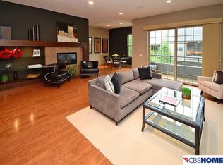 132 Dundee Ridge Ct, Omaha, NE 68132