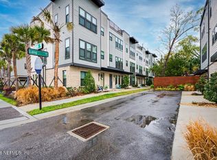 1616 Piazza Pl, Jacksonville, FL 32207