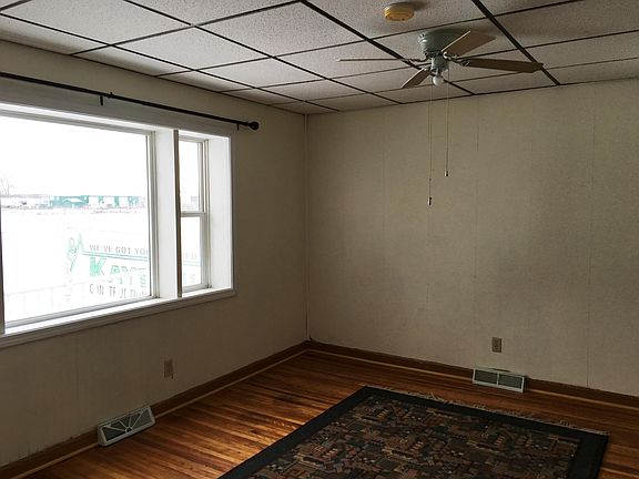 3rd image of 723 Peck St