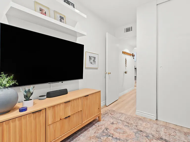 6075 Charae St — Photo 13
