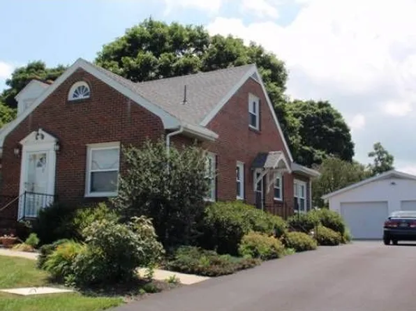 18511 Kent Ave, Hagerstown, MD 21740
