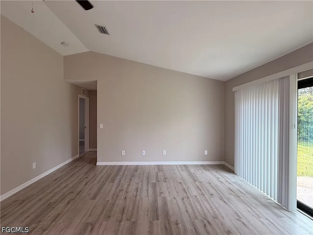 4 bed, 2.0 bath, 1577 sqft, $1,875 — Photo 2
