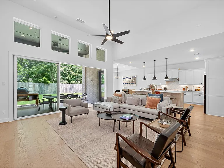 9722 Dani Lake Dr — Photo 21